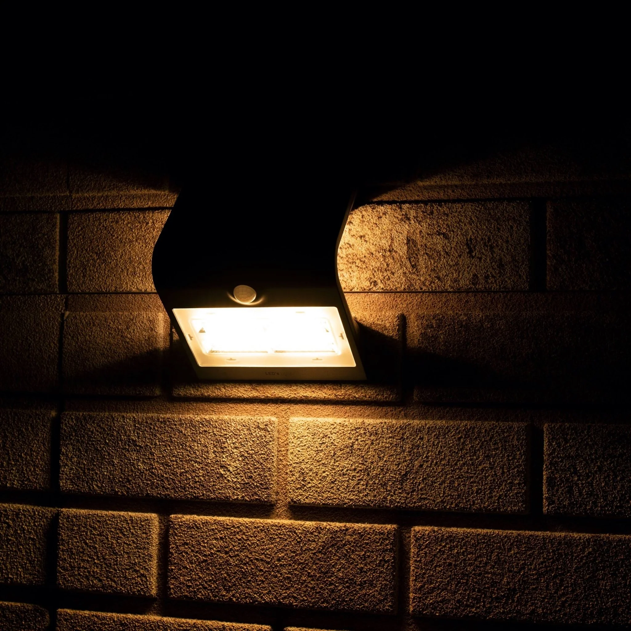 LED's Light Solar LED Buitenlamp met Bewegingssensor 400 - 3 lichtstanden - Automatisch aan/uit - Zwart - Image 3