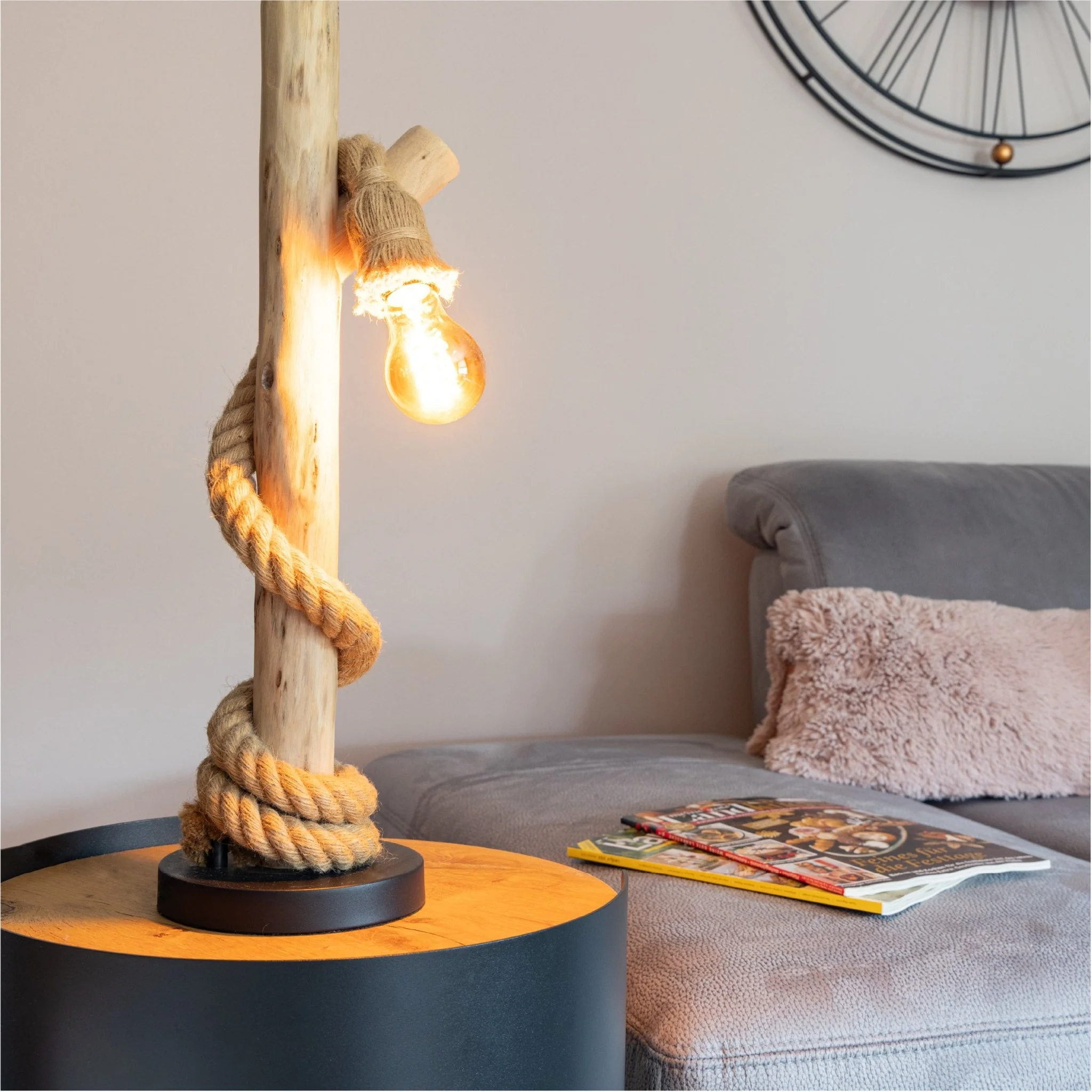 LED Filamentlamp A60 met Rookglas - E27 fitting - 4,5W - 120 Lumen - Extra warm wit (1800K) - Dimbaar - Image 3