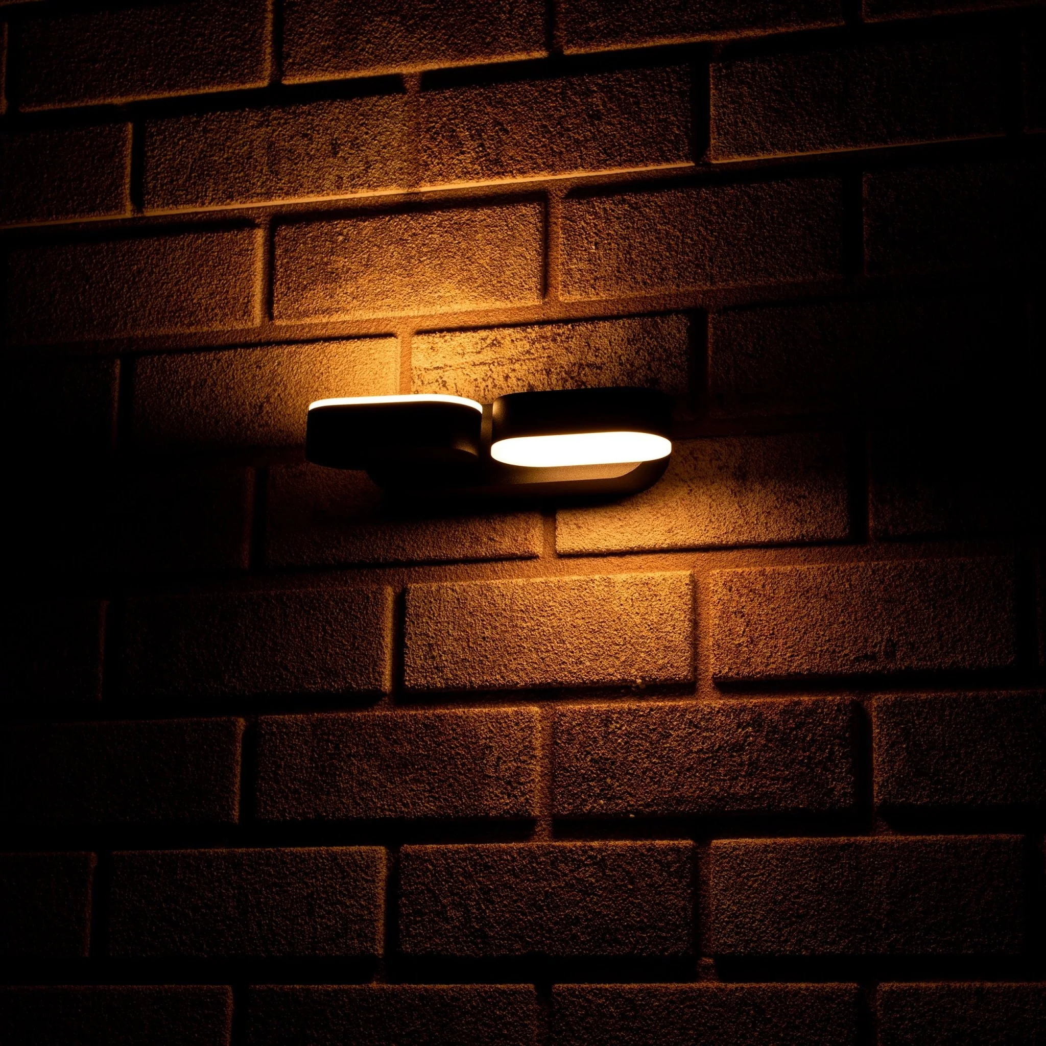 LED's Light Dubbele LED Buitenlamp - Model Rieti - Warm wit - IP44 waterbestendig - Zwart - Image 3