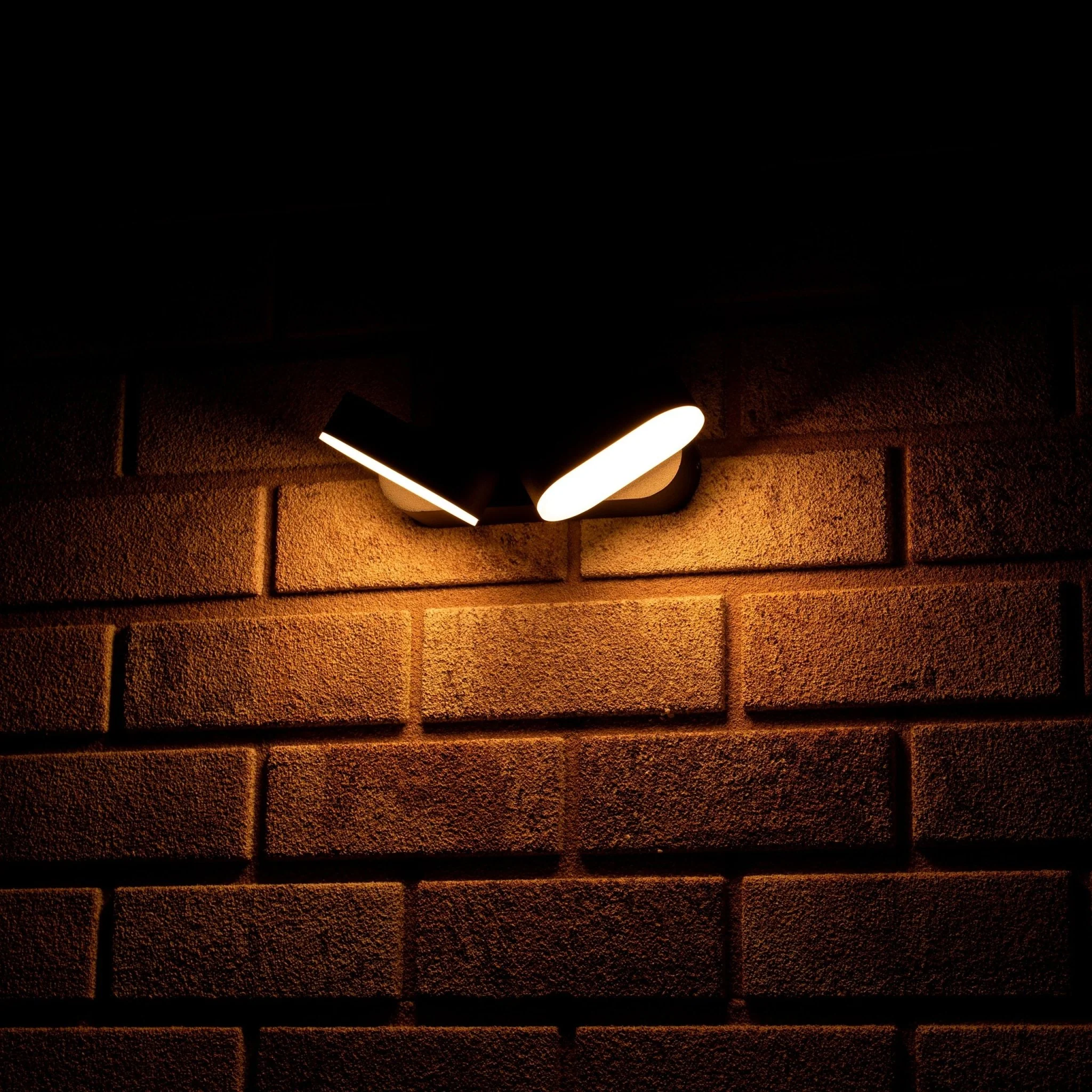 LED's Light Dubbele LED Buitenlamp - Model Rieti - Warm wit - IP44 waterbestendig - Zwart - Image 4