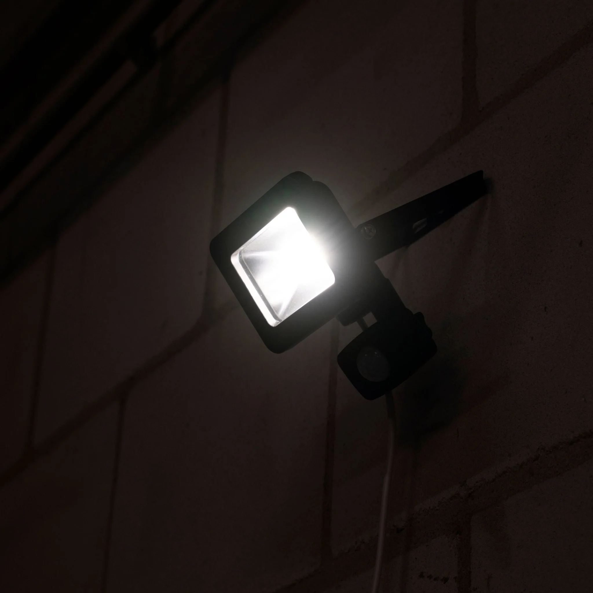 LED's Light Floodlight 1100 - Met licht- en bewegingssensor - Binnen & Buiten - 10W - Zwart - Image 4