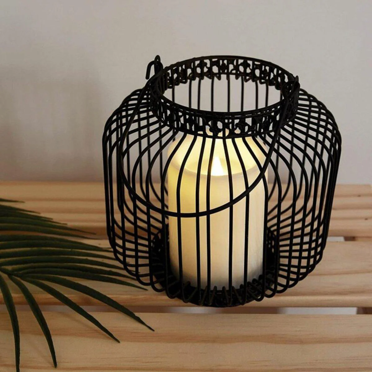 LED Lantaarn basket met LED kaars voor binnen en buiten - Draadloos op batterijen - Zwart - Image 4