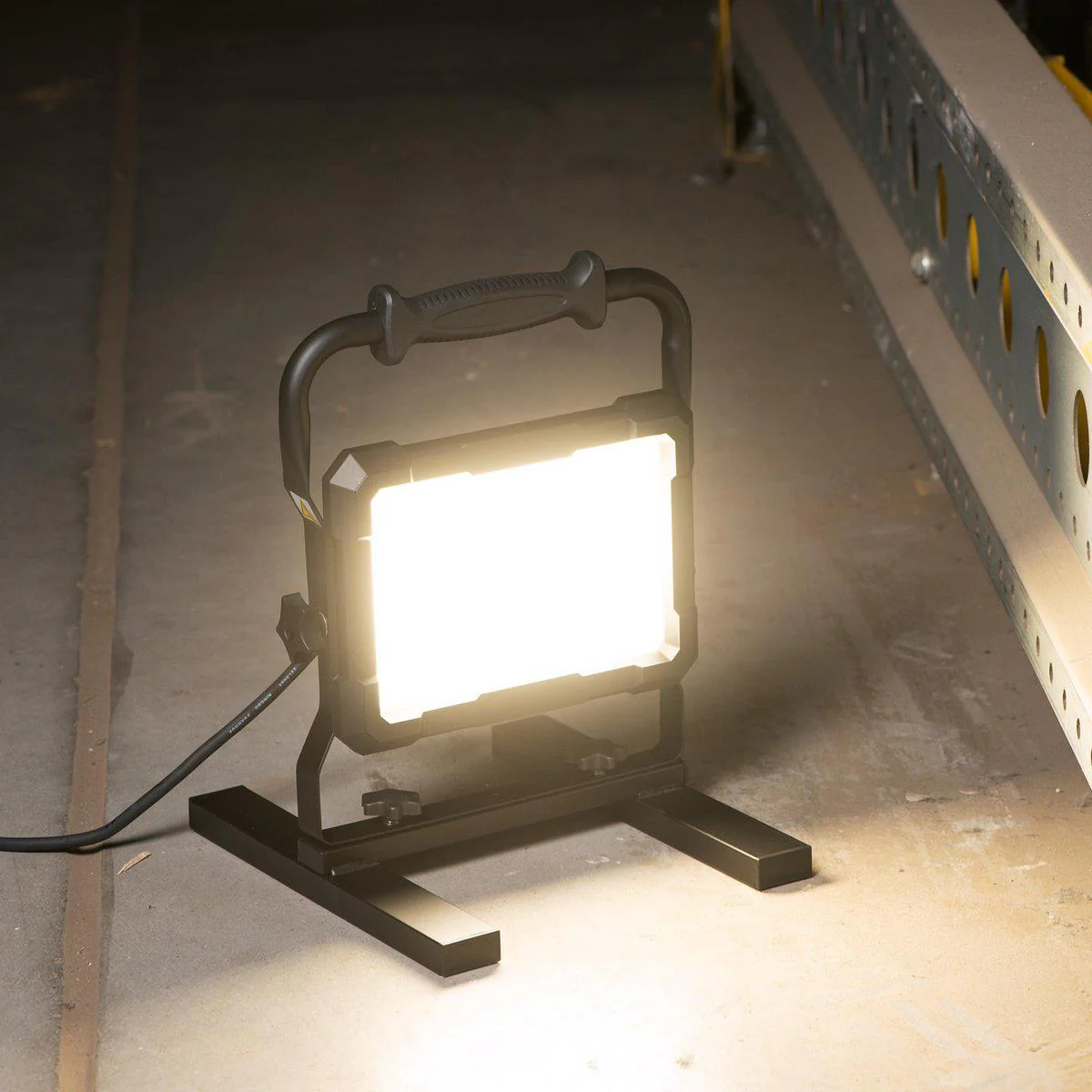 Professionele LED bouwlamp 100W – Rough Service Tested – 5 meter snoer – 9000 lumen – IP65 - Image 2