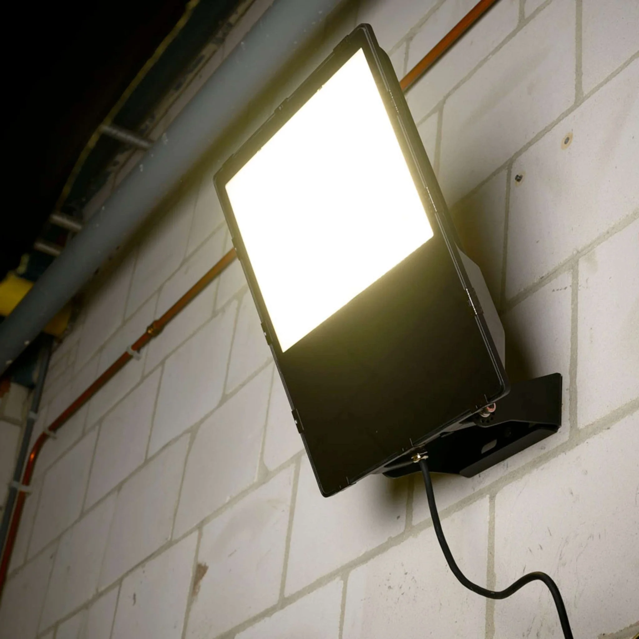 Premium LED Floodlight 300W - Levensduur van 30 jaar - IP66 Waterdicht - 50000 lm - Image 3