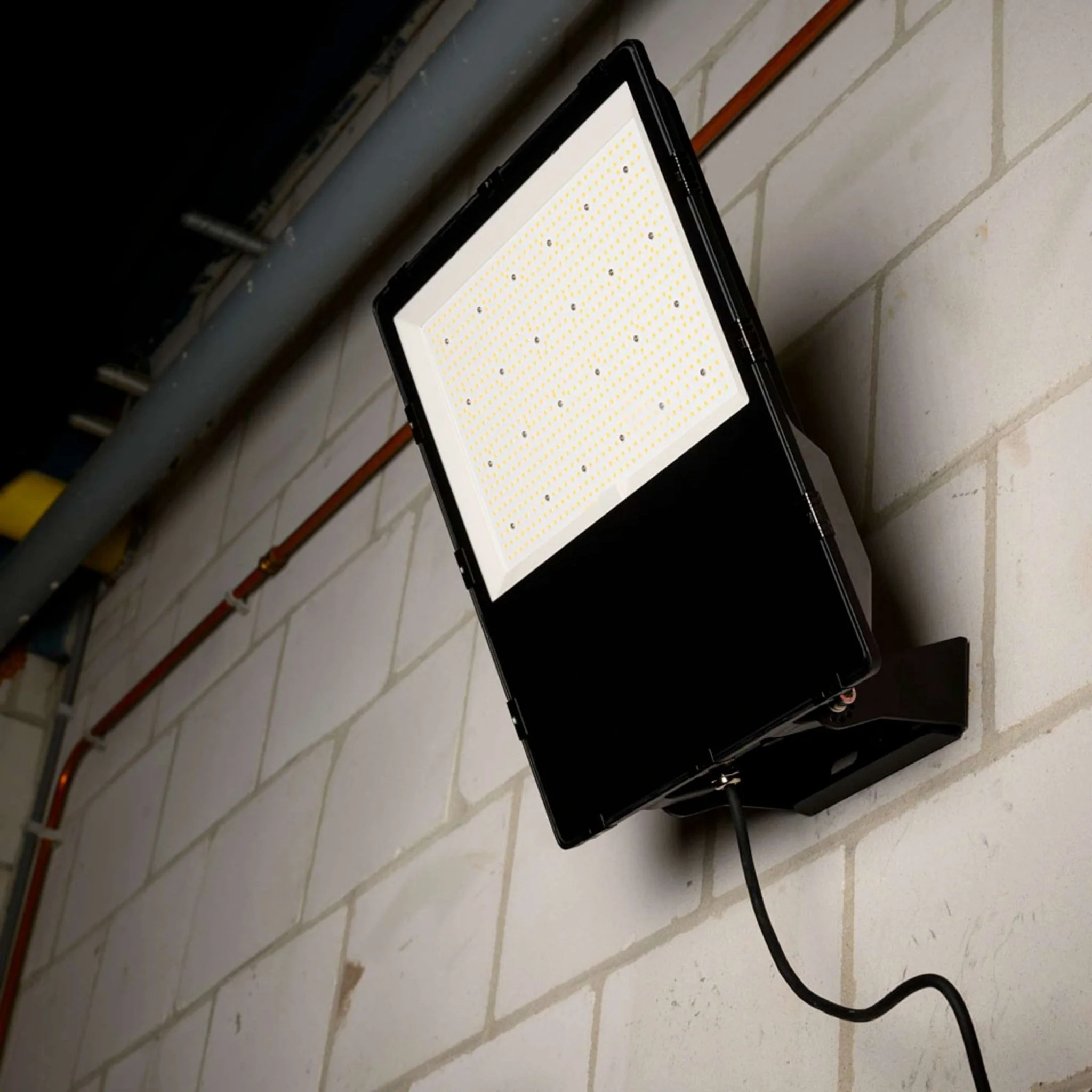 Premium LED Floodlight 300W - Levensduur van 30 jaar - IP66 Waterdicht - 50000 lm - Image 4