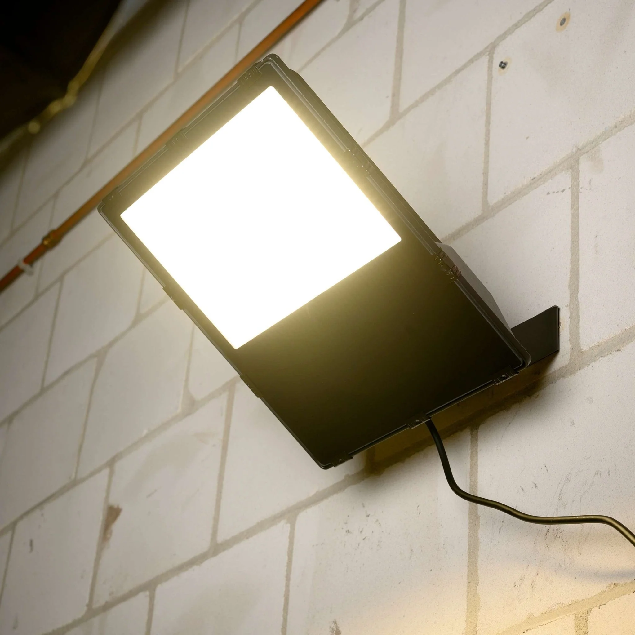 Premium LED Floodlight 200W - Levensduur van 30 jaar - IP66 Waterdicht - 32000 lm - Image 3