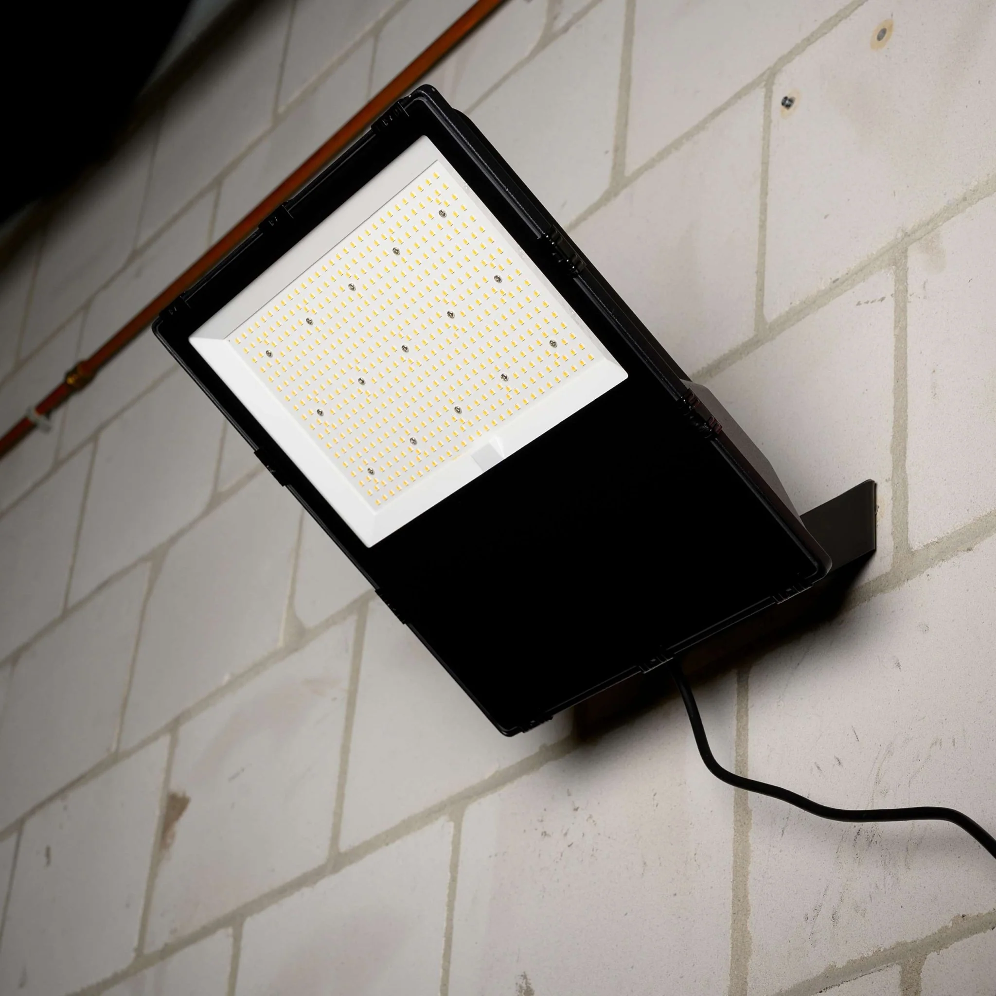 Premium LED Floodlight 200W - Levensduur van 30 jaar - IP66 Waterdicht - 32000 lm - Image 4