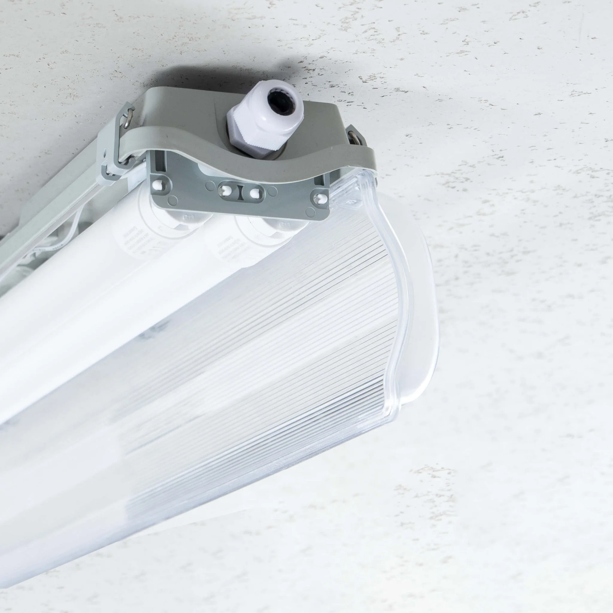 Proventa dubbele LED TL verlichting 60 cm – Incl. 2 LED TL buizen – IP65 waterdicht – 2160 lumen - Image 4