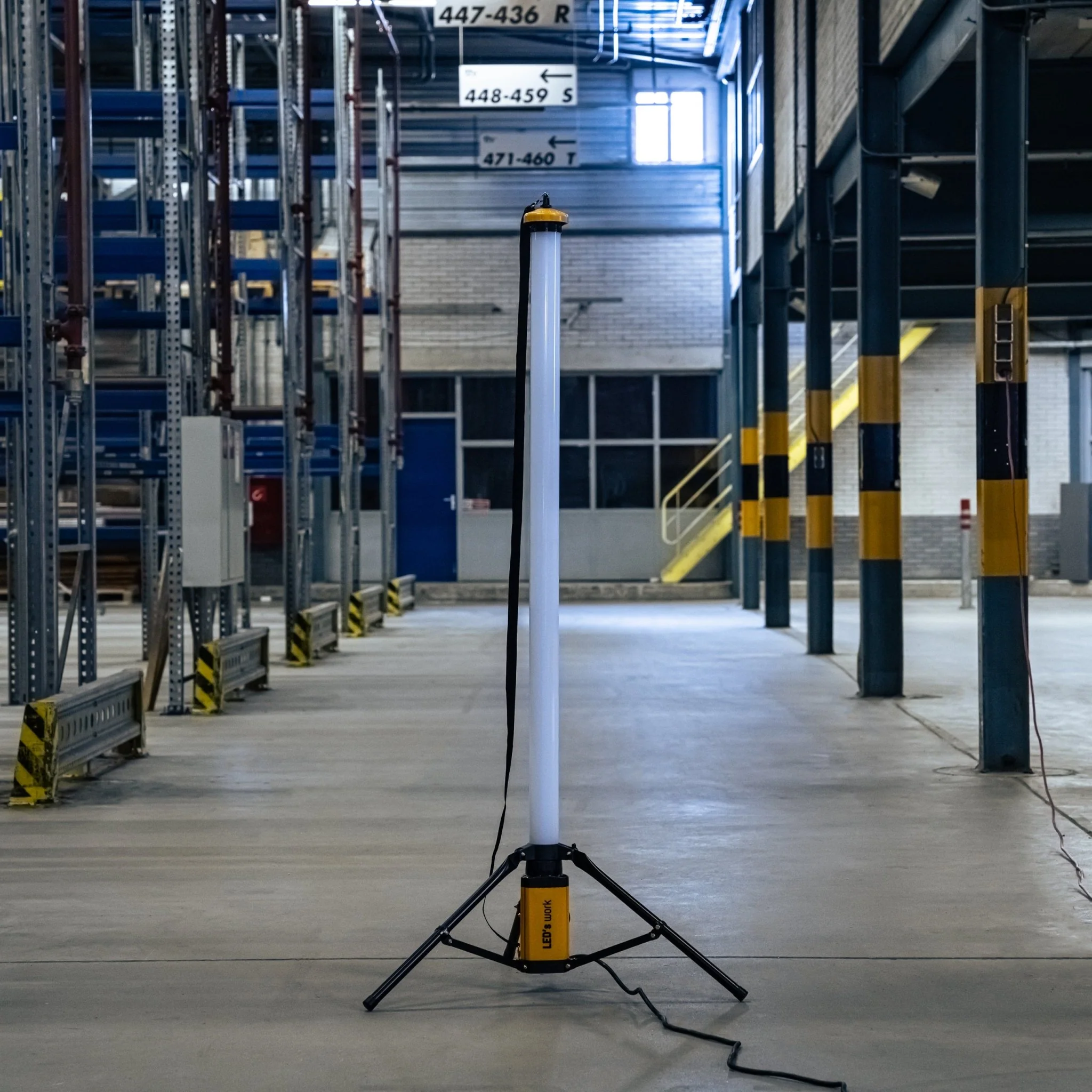 LED's Work Tripod Bouwlamp 12000 - 360 graden rondom licht - Extra stopcontact aansluiting - IP54 waterdicht - 100W - Image 5
